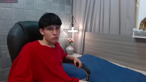 Snapshot of iancute_ chatting on 10.15.25 ian online show from 10.15.25