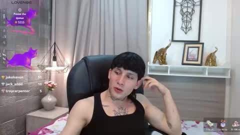 Snapshot of iancute_ chatting on 10.18.25 ian online show from 10.18.25