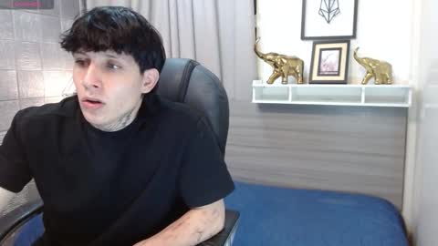 Snapshot of iancute_ chatting on 10.30.25 ian online show from 10.30.25