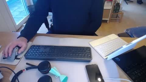 iandy12 online show from 12.13.24