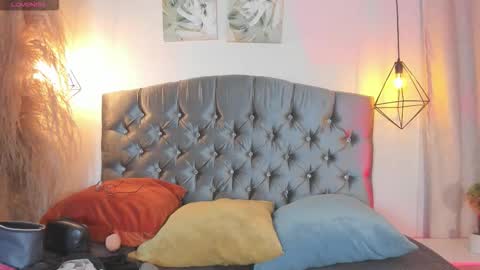 ian  online show from 10.18.25