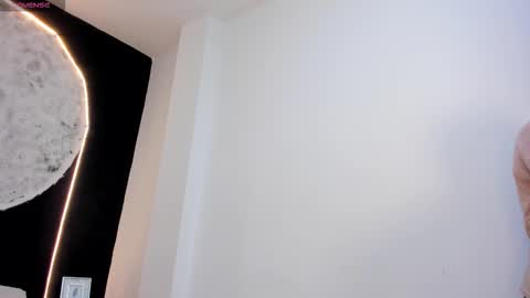 ian online show from 10.21.25