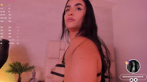 Snapshot of iara_martinez chatting on 01.08.25 I A R A online show from 01.08.25