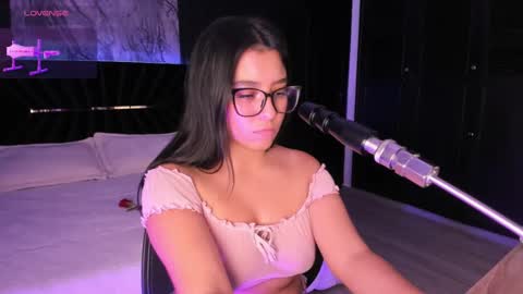 Ibbie Bennett online show from 03.08.25