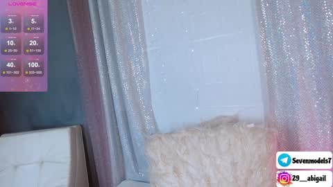 Snapshot of ice_y_abigail chatting on 12.10.24 ice_y_abigail online show from 12.10.24