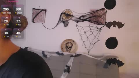 Snapshot of ice_y_abigail chatting on 10.23.25 ice_y_abigail online show from 10.23.25