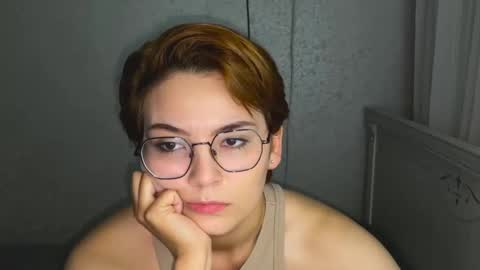 Snapshot of iceeheart chatting on 09.29.25 Ksenia online show from 09.29.25