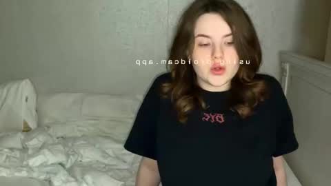 Snapshot of iceeheart chatting on 10.10.25 Ksenia online show from 10.10.25