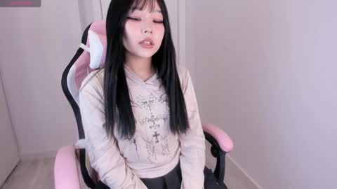 Hitomi   online show from 12.24.24