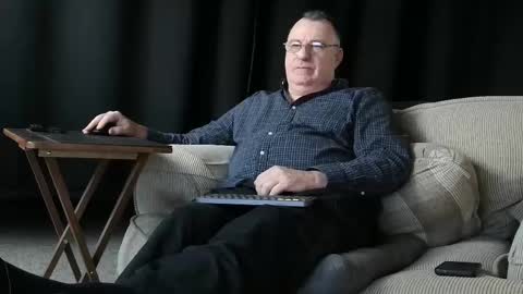 Snapshot of icihristopher chatting on 02.23.25 Christopher online show from 02.23.25