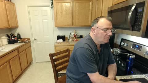 Snapshot of icihristopher chatting on 02.25.25 Christopher online show from 02.25.25