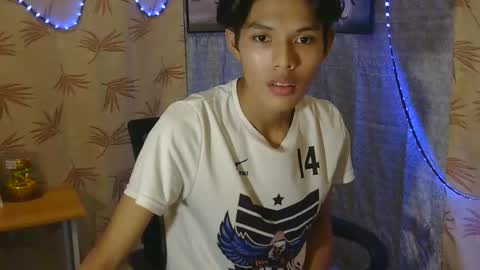Snapshot of iconic_slim chatting on 09.15.25 iconic_slim online show from 09.15.25