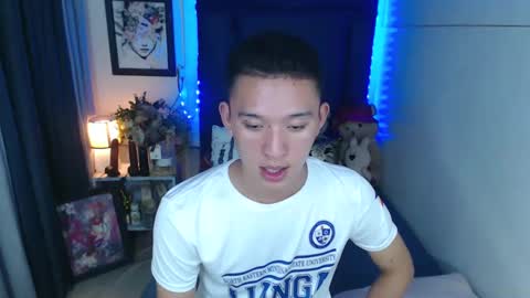 Snapshot of iconicmateo chatting on 12.14.24 Mateo online show from 12.14.24