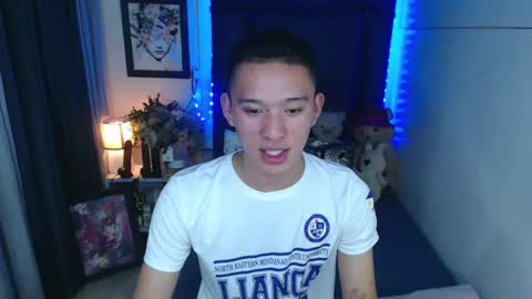 Snapshot of iconicmateo chatting on 12.14.24 Mateo online show from 12.14.24