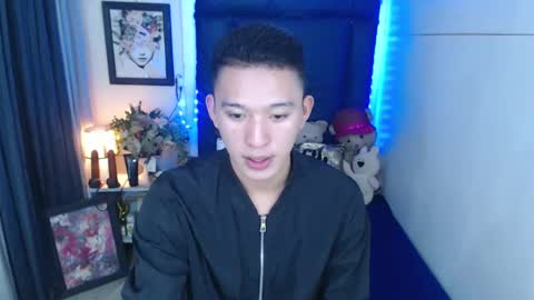 Snapshot of iconicmateo chatting on 12.16.24 Mateo online show from 12.16.24