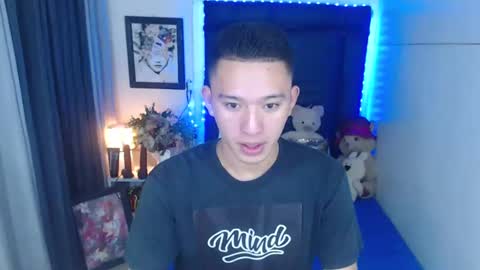 Snapshot of iconicmateo chatting on 12.25.24 Mateo online show from 12.25.24