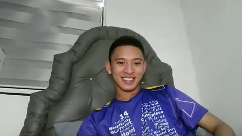 Snapshot of iconicmateo chatting on 01.03.25 Mateo online show from 01.03.25