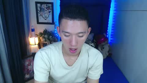 Snapshot of iconicmateo chatting on 01.04.25 Mateo online show from 01.04.25