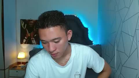 Snapshot of iconicmateo chatting on 01.26.25 Mateo online show from 01.26.25