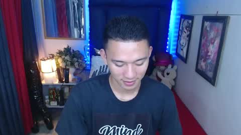 Snapshot of iconicmateo chatting on 02.15.25 Mateo online show from 02.15.25
