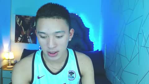 Snapshot of iconicmateo chatting on 02.21.25 Mateo online show from 02.21.25