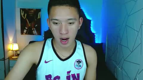 Snapshot of iconicmateo chatting on 02.24.25 Mateo online show from 02.24.25