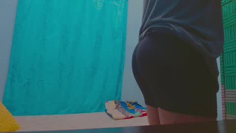 Snapshot of icyestic chatting on 01.07.25 bryan online show from 01.07.25