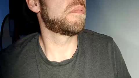 Snapshot of icyfucktoy chatting on 11.03.25 icyfucktoy online show from 11.03.25