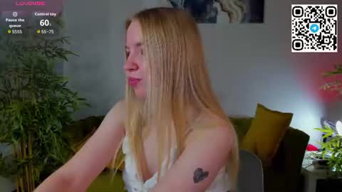 Snapshot of ida_lewiss chatting on 06.14.26 Ida online show from 06.14.26