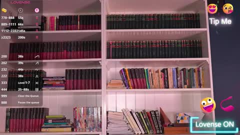 Snapshot of idontlikeguccibelts chatting on 09.20.25 Little Flower online show from 09.20.25