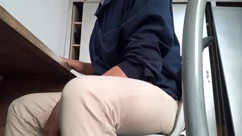 idris izan online show from 10.30.25