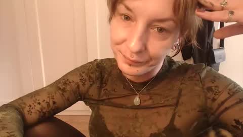 Snapshot of ifk_donkeysfr chatting on 09.28.25 Ifk Donkeys online show from 09.28.25