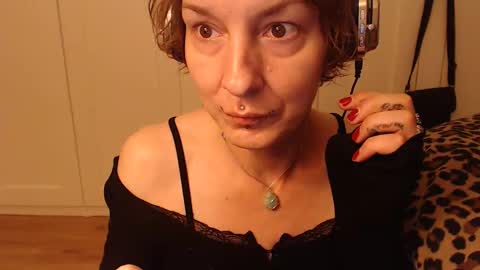 Snapshot of ifk_donkeysfr chatting on 10.20.25 Ifk Donkeys online show from 10.20.25