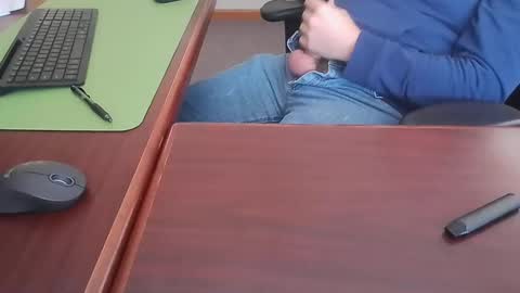 Hung office Stud online show from 12.06.24