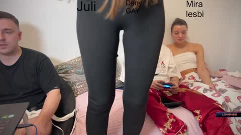 Julia and Mira online show from 01.09.25