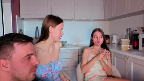 Julia and Mira online show from 10.07.25