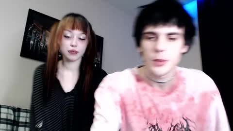 Snapshot of iiiiiiis chatting on 09.13.25 iiiiiiis online show from 09.13.25