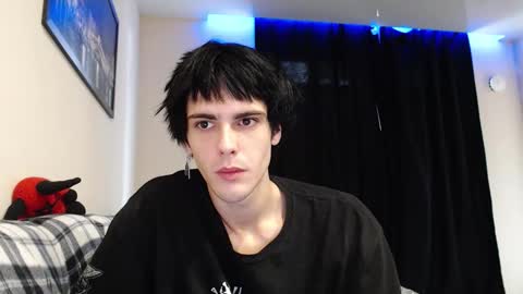 Snapshot of iiiiiiis chatting on 09.15.25 iiiiiiis online show from 09.15.25