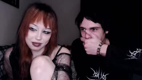 Snapshot of iiiiiiis chatting on 09.21.25 iiiiiiis online show from 09.21.25