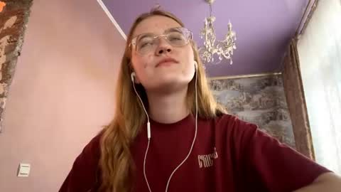 Snapshot of ilaparramore chatting on 06.12.26 Alice online show from 06.12.26