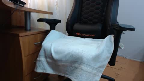 Snapshot of iliaskrisloveee chatting on 09.22.25 lord online show from 09.22.25