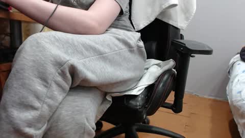 Snapshot of iliaskrisloveee chatting on 10.01.25 lord online show from 10.01.25