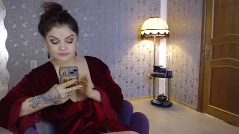 Snapshot of iliveinparadise chatting on 02.14.25 Adelia online show from 02.14.25