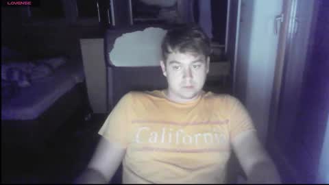 Snapshot of iloveyoutoo2000 chatting on 09.23.25 iloveyoutoo2000 online show from 09.23.25