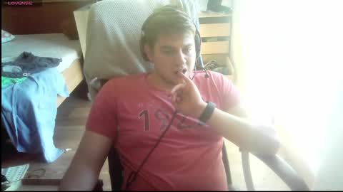 Snapshot of iloveyoutoo2000 chatting on 10.18.25 iloveyoutoo2000 online show from 10.18.25