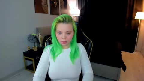 Roxy online show from 10.15.25