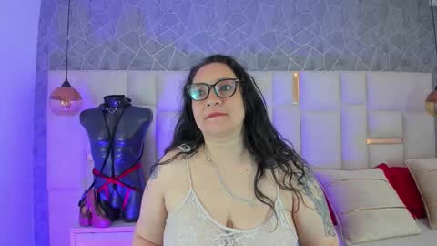 Alaya online show from 12.21.25