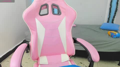 Snapshot of im_angels7 chatting on 01.06.25 Angela online show from 01.06.25