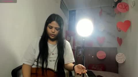 Snapshot of im_ariana chatting on 02.24.25 Ariana online show from 02.24.25