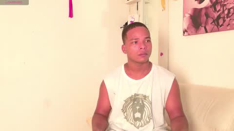 Snapshot of im_ariana chatting on 09.29.25 Ariana online show from 09.29.25